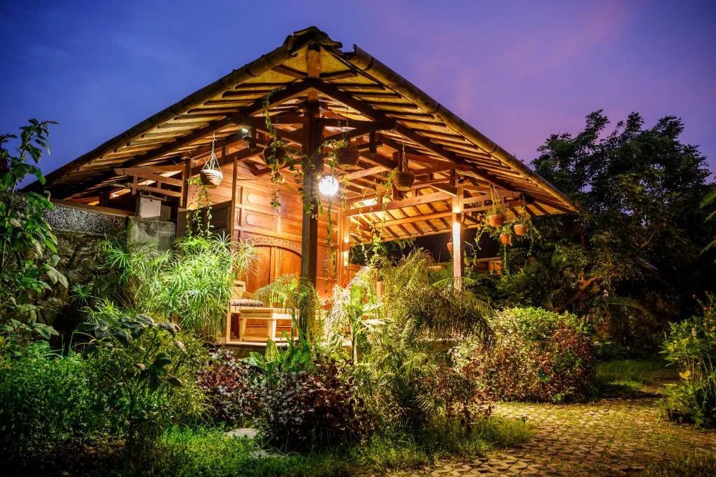 Balinese lumpur freshpalace teak adpost propsocial idesignarch bilik banglo diinspirasikan kosong tidur sudut budaya laman mempunyai indonesian