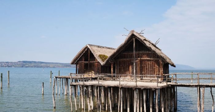 Rumah panggung adalah rumah khas dari daerah