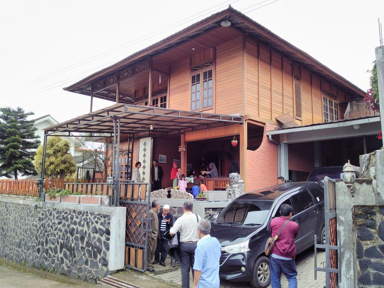 Villa rumah kayu lembang