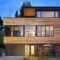 Wooden house brick pilih papan