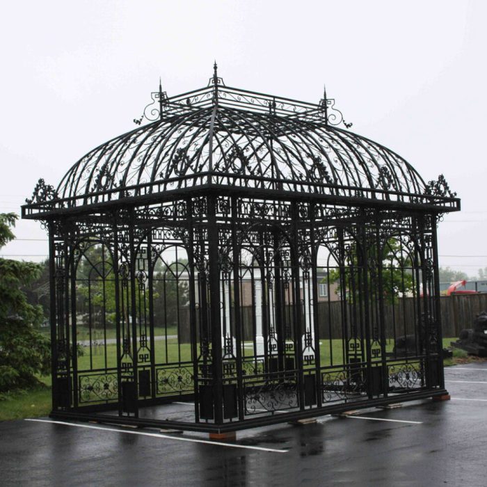 Gazebo besi