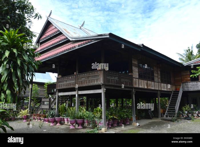 Model dinding rumah panggung bugis