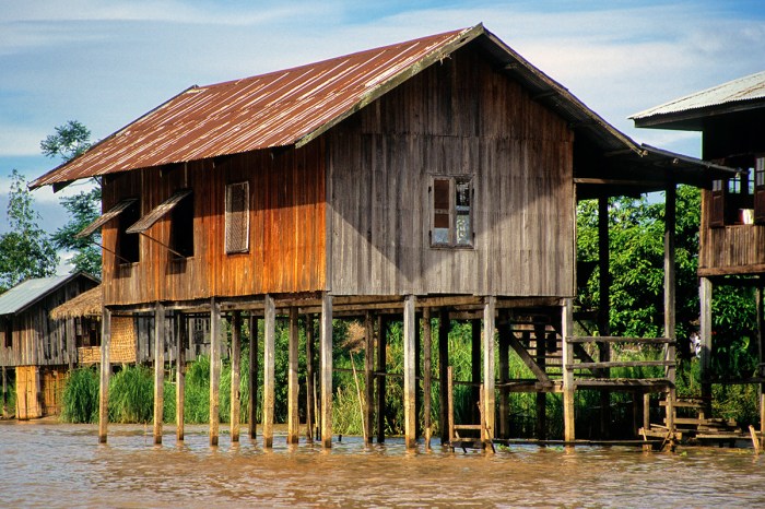 Rumah panggung adalah