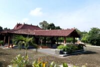 Rumah adat limasan berasal dari