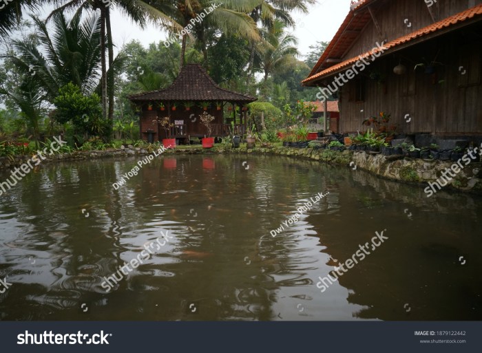 Rumah kayu limasan