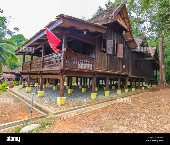 Malay timber chalet terengganu alamy