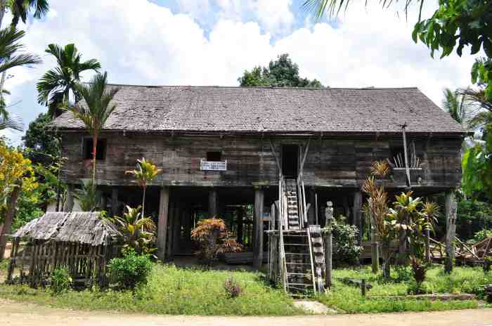 Rumah panggung kalimantan