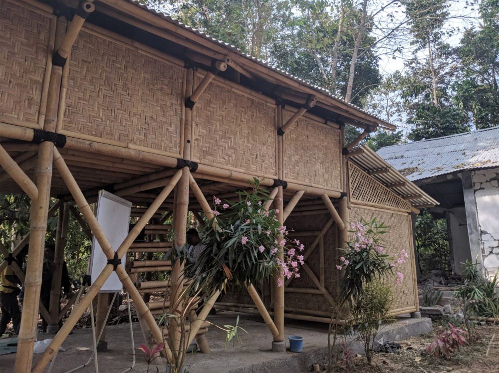 Model rumah kayu minimalis tahan gempa dan rayap